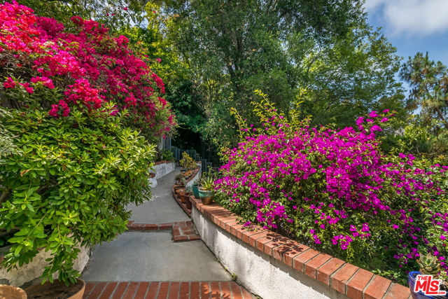 Drew Fenton | 172 S Woodburn Drive Los Angeles CA | MLS: 7292069