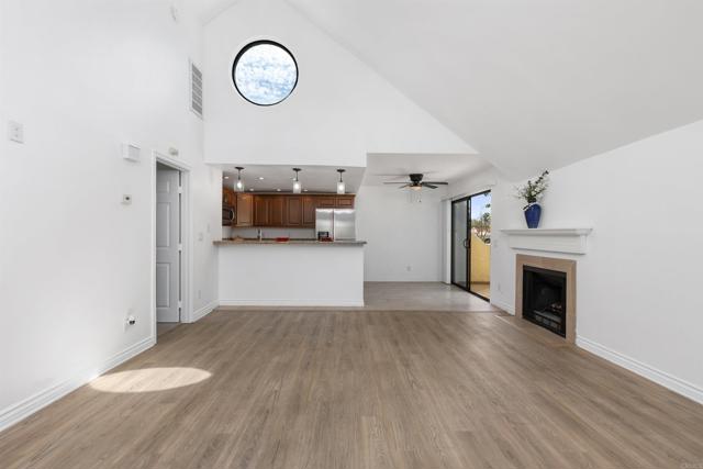 Detail Gallery Image 9 of 42 For 333 Melrose Dr. #F,  Vista,  CA 92083 - 1 Beds | 1 Baths