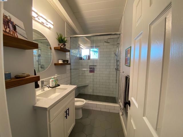 588 E Angela St, Pleasanton CA: https://media.crmls.org/mediaz/ed8e80c0-76c8-4dac-8b93-b75ce20e42a5.jpg