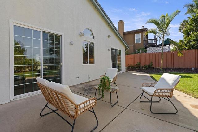 987 Palencia Ct, Chula Vista CA: https://media.crmls.org/mediaz/ed8e9fa2-f66d-4d9c-b605-4f0bd3c0a08b.jpg