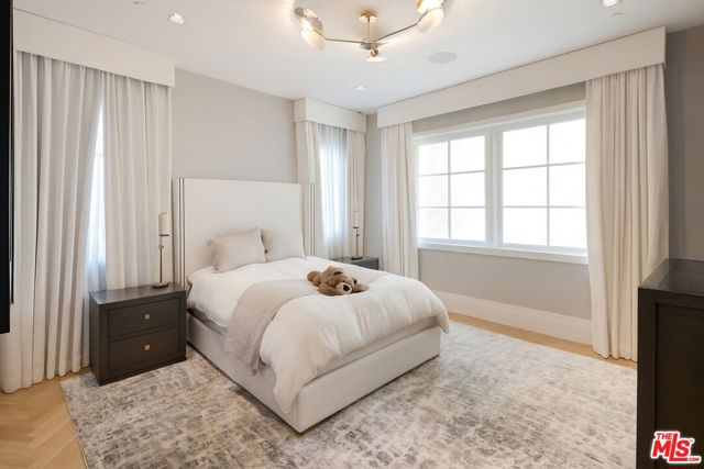 11753 Wetherby Lane, Los Angeles CA: https://media.crmls.org/mediaz/ed8f2c01-daf2-4913-820e-482eae4c3a69.jpg