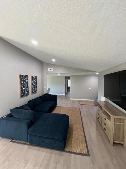 8613 Elk Way, Elk Grove CA: https://media.crmls.org/mediaz/ed8f45cb-f355-40bf-8dcc-883c727939fe.jpg