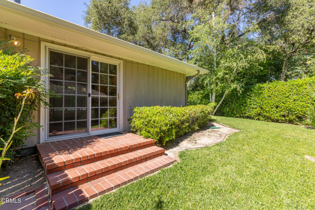 4308 Hayman Avenue, La Canada Flintridge CA: https://media.crmls.org/mediaz/ed90a192-221e-4d77-9893-77a66c181682.jpg