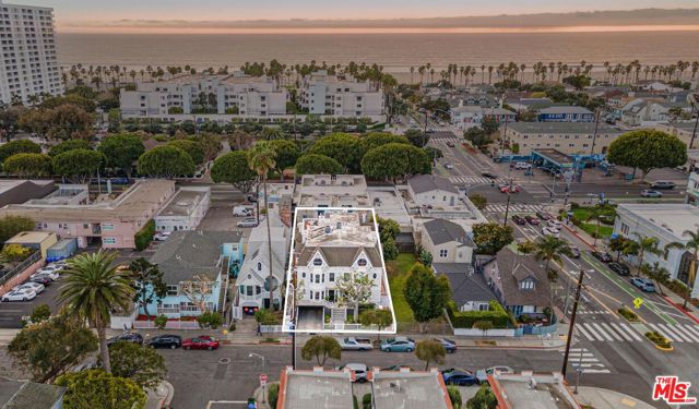 2622 2nd Street, Santa Monica CA: https://media.crmls.org/mediaz/ed90d9c4-8156-4b02-b558-85f177400cb0.jpg