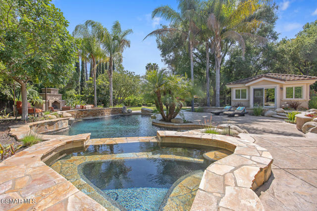 758 Camino Dos Rios, Thousand Oaks CA: https://media.crmls.org/mediaz/ed90e50d-02d8-46ba-8c75-6aee02ffe0ca.jpg
