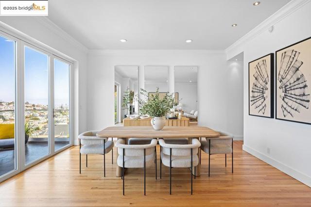 678 Clipper St, San Francisco CA: https://media.crmls.org/mediaz/ed912f32-f197-4894-9914-30bbd0ac359d.jpg