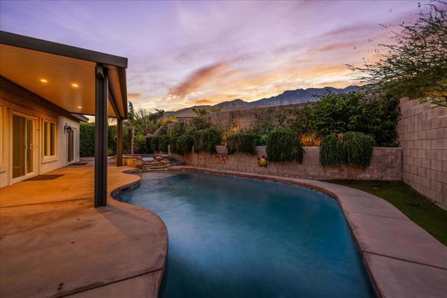 1121 Palmas, Palm Springs CA: https://media.crmls.org/mediaz/ed91ad85-28a1-4c27-a91c-e382770fe5cf.jpg