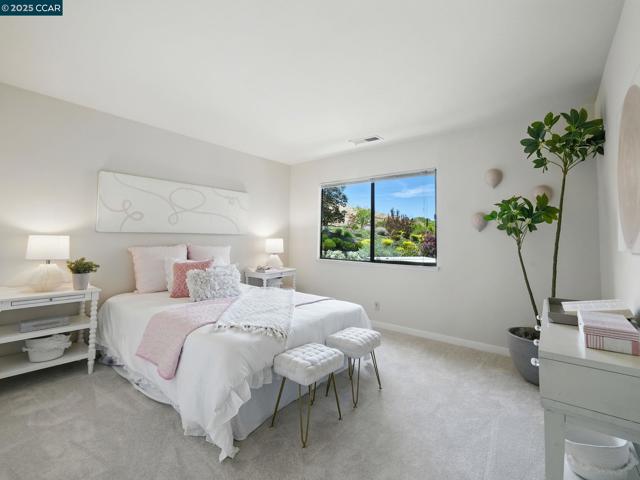 66 Ambleside Court, Danville CA: https://media.crmls.org/mediaz/ed92180b-df3b-4290-bfe0-ad69a00d70ab.jpg