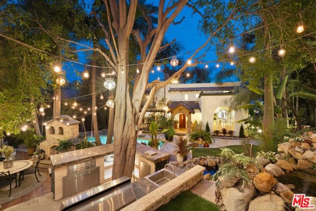 2276 La Granada Drive, Los Angeles CA: https://media.crmls.org/mediaz/ed923df1-3ea2-40f8-a933-8e6ec3cf2ea2.jpg