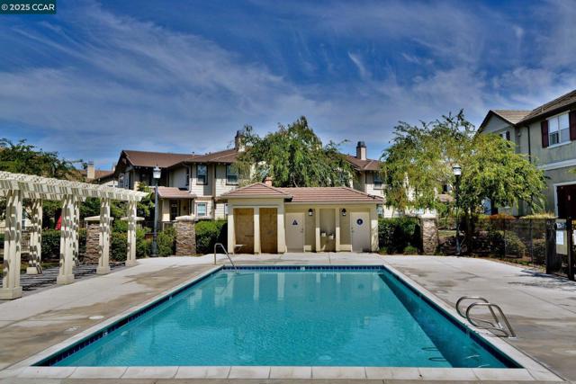 12004 Harcourt Wy, San Ramon CA: https://media.crmls.org/mediaz/ed9259e4-15dd-4da7-bbfd-a8f7f76abcd6.jpg