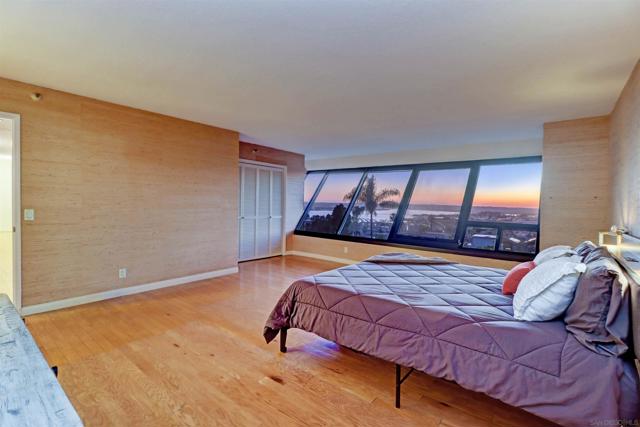 230 W Laurel Street, San Diego CA: https://media.crmls.org/mediaz/ed93bb9c-a505-4cd4-9e5a-10e9a9e71086.jpg