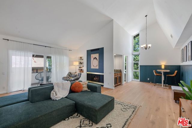 31568 Agoura Road, Westlake Village CA: https://media.crmls.org/mediaz/ed941d2e-aebc-4b2e-9775-979775d7cfdb.jpg