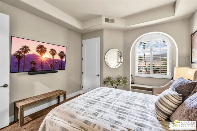 2010 Via San Martino, Palm Desert CA: https://media.crmls.org/mediaz/ed946999-92a5-4079-ab3e-8ffe766b9a93.jpg