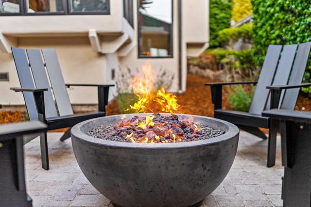 2 SE San Antonio Avenue, Carmel CA: https://media.crmls.org/mediaz/ed950b79-308a-4b7d-b9d5-c025330a673e.jpg