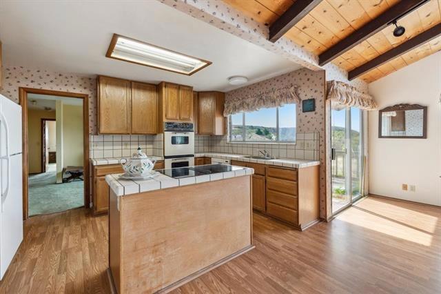 5677 Cloverdale Road, Pescadero CA: https://media.crmls.org/mediaz/ed957e37-050a-4c05-b339-86b48c7190d5.jpg