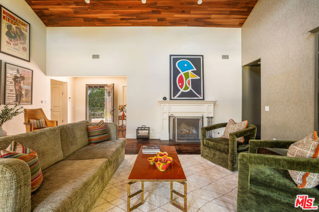 2770 La Castana Drive, Los Angeles CA: https://media.crmls.org/mediaz/ed958310-1d4f-4fb2-9b70-ec2dce2bbec5.jpg