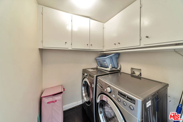 3938 Tracy Street, Los Angeles CA: https://media.crmls.org/mediaz/ed95bbde-c7c9-4359-8a40-59c783584cb3.jpg