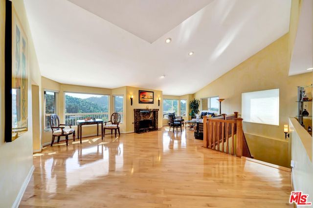 3681 Alta Mesa Drive photo 2