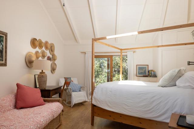 47320 Highway 1, Big Sur CA: https://media.crmls.org/mediaz/ed95ced9-eee3-4513-92a0-428128c5d030.jpg