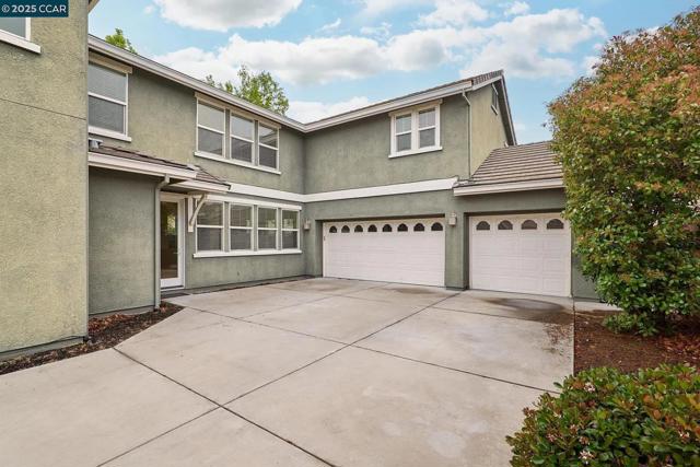 4874 Snowy Egret Way, Oakley CA: https://media.crmls.org/mediaz/ed967e08-1960-43b4-be2b-35725586be97.jpg