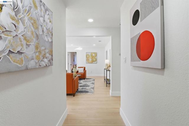 137 Tamarack Dr, Union City CA: https://media.crmls.org/mediaz/ed9697e3-159a-4f9d-b960-1d3732a89db0.jpg