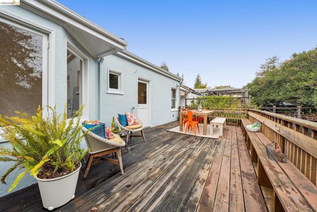 Image 25 of 39 For 534 Mira Vista Ave