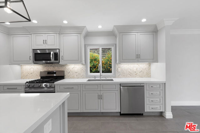 222 Calle Descanso, Walnut CA: https://media.crmls.org/mediaz/ed97594e-af31-471e-b25b-f205e4decd14.jpg