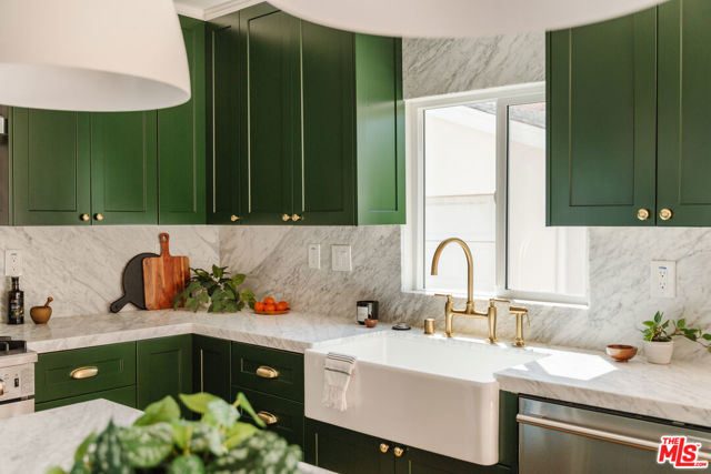 2221 Virginia Road, Los Angeles CA: https://media.crmls.org/mediaz/ed97eb82-4a9e-49ed-bf17-74e4c164df31.jpg