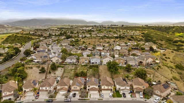 5562 Vista San Simeon, San Diego CA: https://media.crmls.org/mediaz/ed98426f-cc33-420d-9537-a30725d898a4.jpg