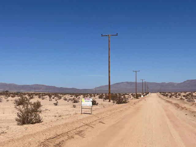 0 Danby Road, 29 Palms CA: https://media.crmls.org/mediaz/ed9879bb-8284-47bc-96a6-7e3c454f0197.jpg
