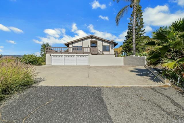 Detail Gallery Image 6 of 61 For 1515 Monte Vista Dr, Vista,  CA 92084 - 4 Beds | 2/1 Baths
