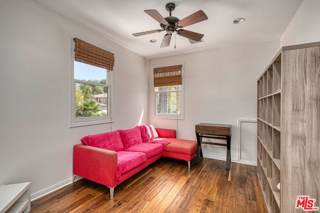 3458 Malaga Court, Calabasas CA: https://media.crmls.org/mediaz/ed9a5340-d342-4db9-acaa-7006f7cf238b.jpg
