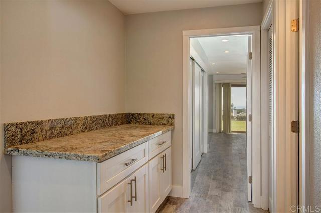 Detail Gallery Image 12 of 25 For 640 W Solana Cir #13,  Solana Beach,  CA 92075 - 2 Beds | 2 Baths