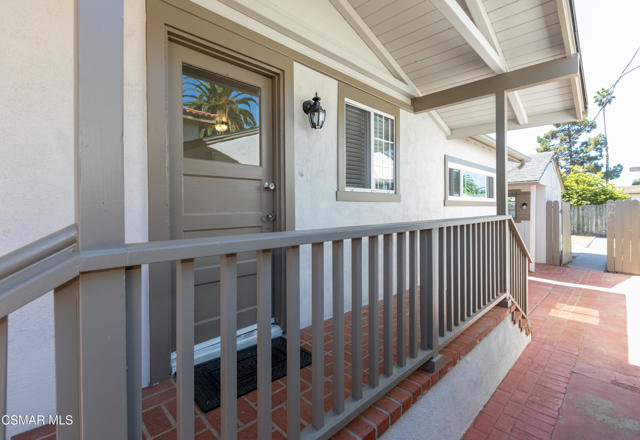 4727 7th Street, Carpinteria CA: https://media.crmls.org/mediaz/ed9b2248-9c00-46dd-a8b1-ad7c48c91662.jpg