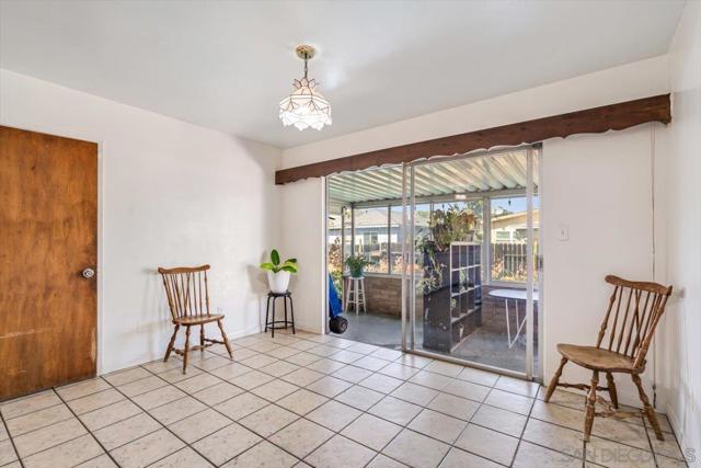 632 Sandalwood Dr, El Cajon CA: https://media.crmls.org/mediaz/ed9b9cb8-87d3-4a07-9089-89bffc309b4b.jpg