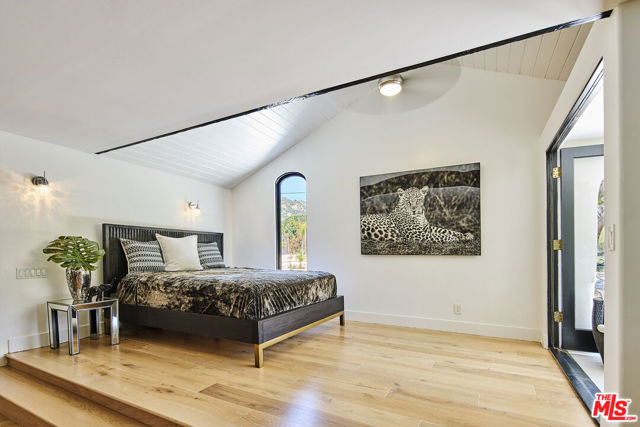2266 Cold Canyon Road, Calabasas CA: https://media.crmls.org/mediaz/ed9c65ce-9430-4d58-9e84-69a428e9f4bb.jpg