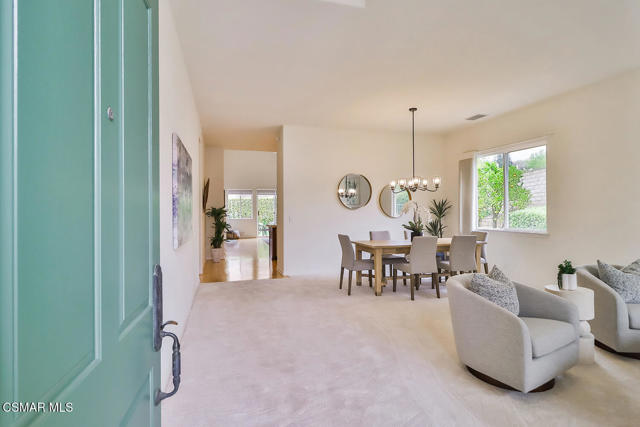 2746 Autumn Ridge Drive, Thousand Oaks CA: https://media.crmls.org/mediaz/ed9d47ce-9207-4cb1-9610-a66327ca45dd.jpg