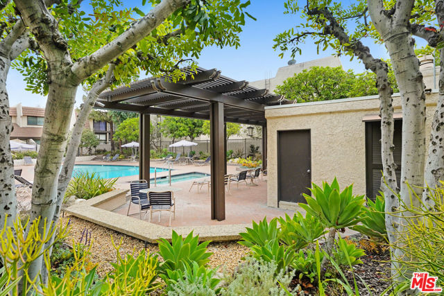6232 Nita Avenue, Woodland Hills CA: https://media.crmls.org/mediaz/ed9d4a4a-dda4-4218-8c99-73f52f074fb1.jpg