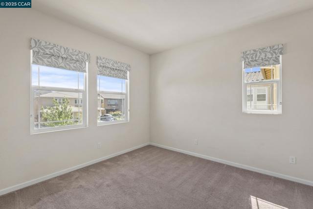 589 W Huntington Ave, Mountain House CA: https://media.crmls.org/mediaz/ed9dec21-070d-40d6-b81d-c0e1566cb892.jpg