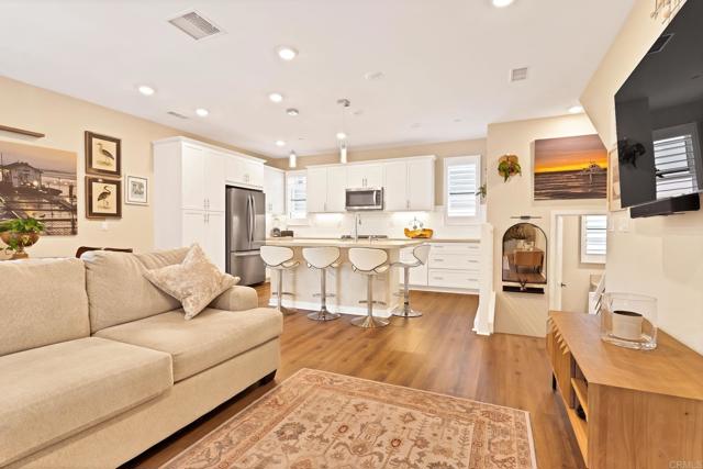 Detail Gallery Image 1 of 1 For 2816 via Alta Pl, San Diego,  CA 92108 - 2 Beds | 2/1 Baths