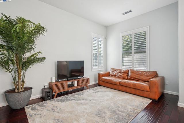 Image 3 of 39 For 5783 Shadow Hill Dr