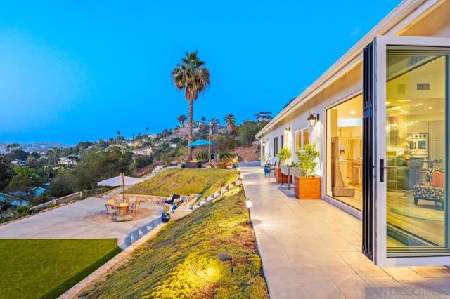 9420 Crest Drive, Spring Valley CA: https://media.crmls.org/mediaz/ed9f2439-9a05-487a-b285-77656e2f38b4.jpg
