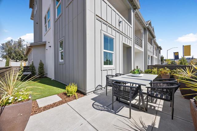 21061 Story Street, Castro Valley CA: https://media.crmls.org/mediaz/ed9f8526-1699-450f-a278-ff7a665a88de.jpg