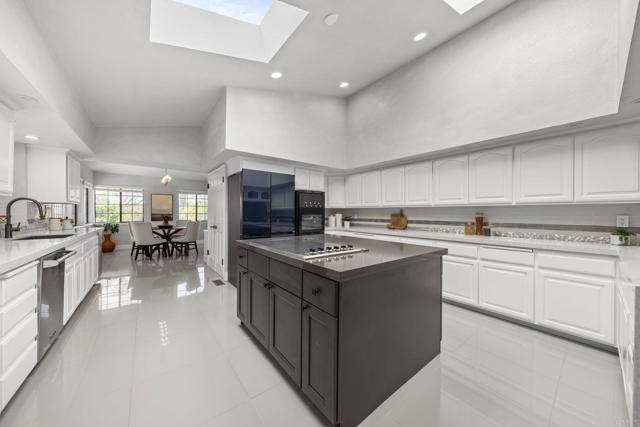 19 Gateview Dr, Fallbrook, Luxury Home, Chef's Kitchen, Attached ADU, Guard-Gated