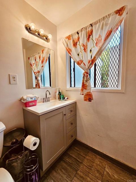 Detail Gallery Image 20 of 29 For 3333 Delta Ave, Long Beach,  CA 90810 - 4 Beds | 3 Baths