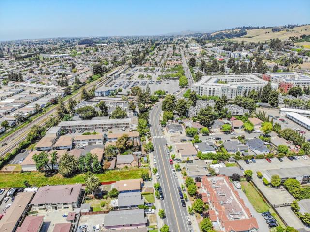 29183 Dixon Street, Hayward CA: https://media.crmls.org/mediaz/eda138be-738d-46c1-85a7-52a0293583d6.jpg