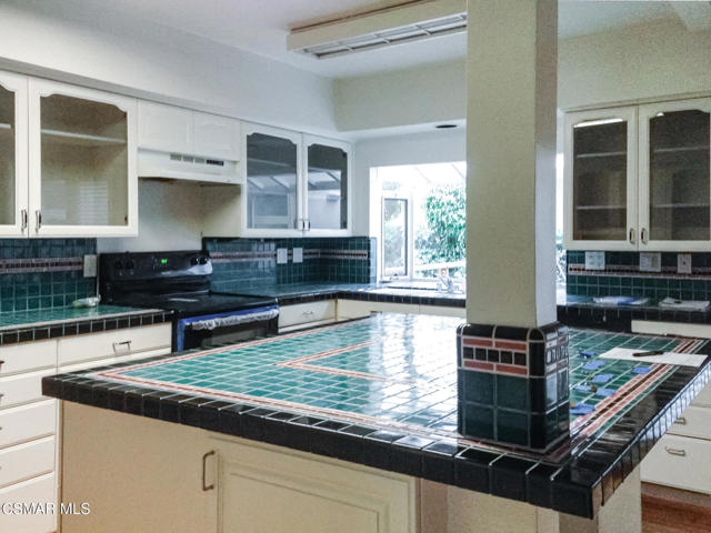 3411 Mclaughlin Avenue, Los Angeles CA: https://media.crmls.org/mediaz/eda16ad9-7167-44c2-944b-0782149282ee.jpg