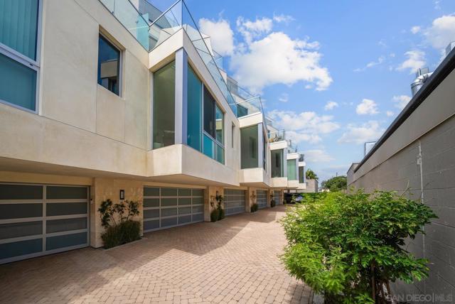 2646 State Street, Unit D, Carlsbad CA: https://media.crmls.org/mediaz/eda1ad70-f6ca-48d8-a8d6-8c85fa55b034.jpg