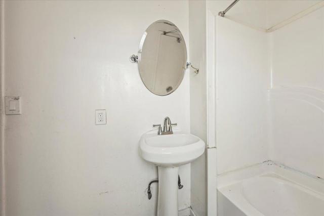 2857 Ford Street, Oakland CA: https://media.crmls.org/mediaz/eda24ff8-8724-4e3b-9e1e-16fa069ab6f9.jpg