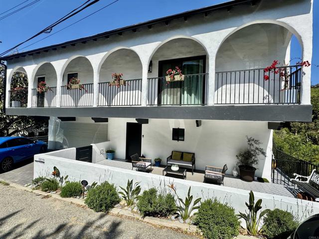 Detail Gallery Image 3 of 34 For 1923 Sunset Plaza Drive Dr, West Hollywood,  CA 90069 - 3 Beds | 3 Baths